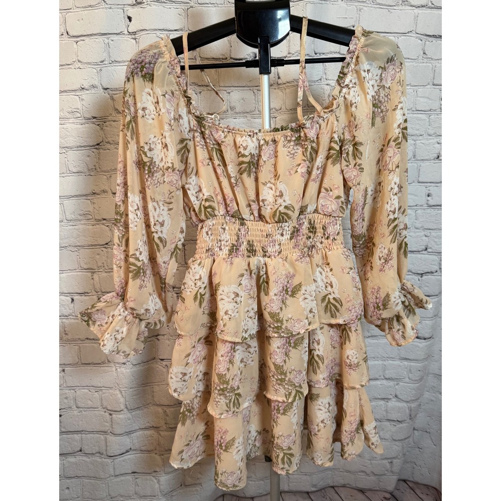 Justify Floral Tiered Ruffle Mini Dress Peach Pink Smocked Waist Size Medium - Picture 2 of 4